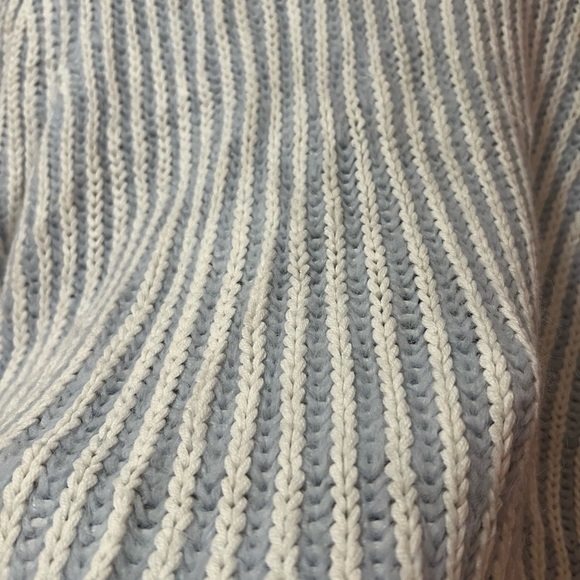 ⚫️ Elizabeth and James Light Blue Knit Sweater Size XL Winter Cozy Comfy Fluffy - Picture 4 of 8